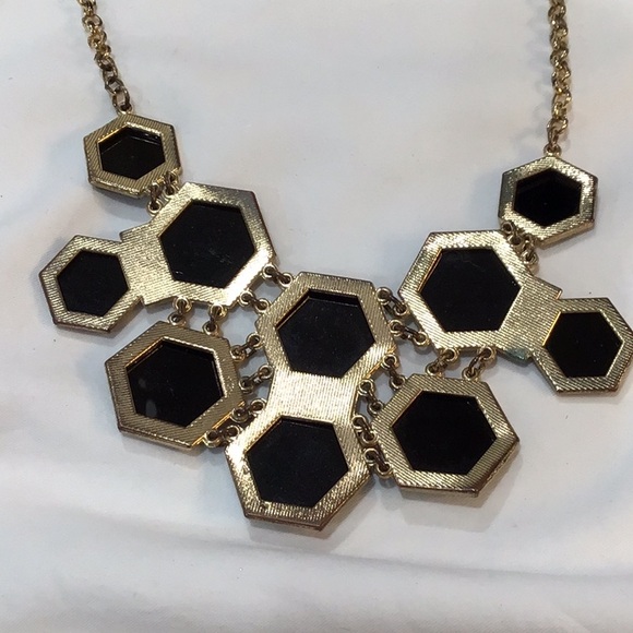 Black geometric statement necklace EUC - Picture 5 of 5